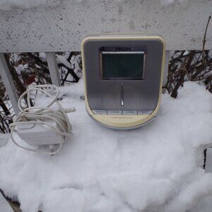 Vintage Working Philips AJ100 12/Radio + Alarm Clock